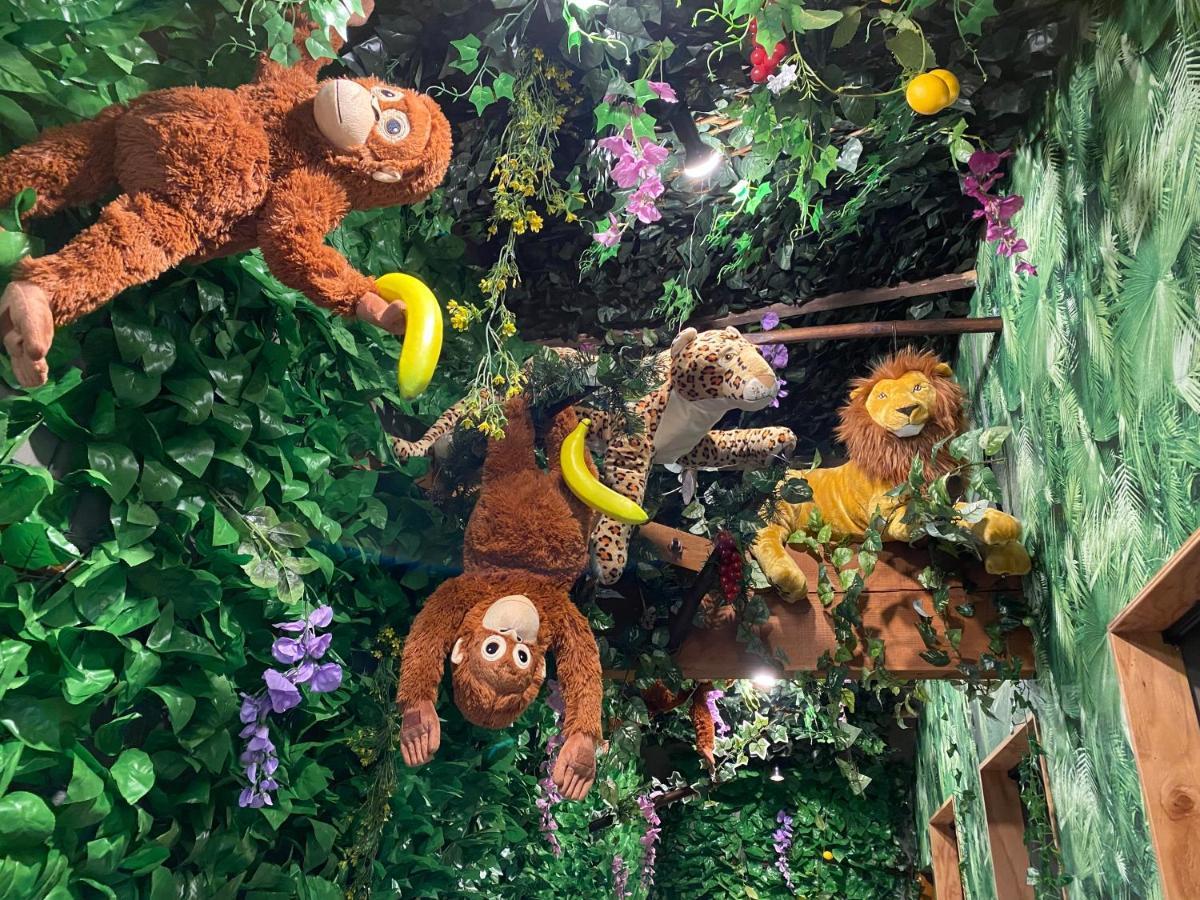 Hotel Jungle Fun Fun Osaka Exterior foto