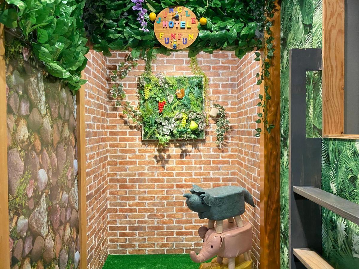 Hotel Jungle Fun Fun Osaka Exterior foto